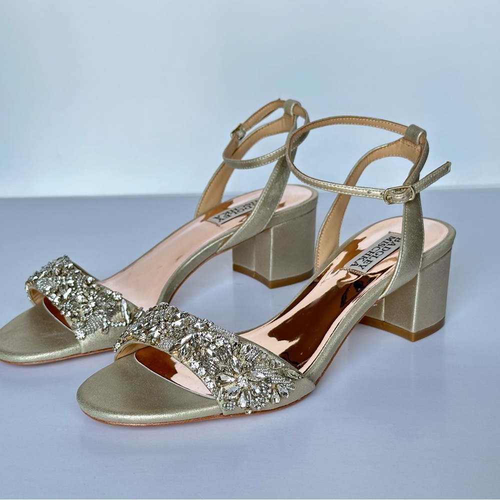 Badgley Mischka Marsha Satin Rhinestone Heel Size 8 NWOB